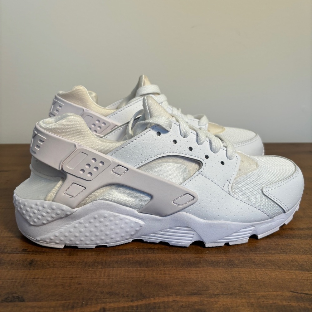 Nike Women's Sneakers - White and Cream
